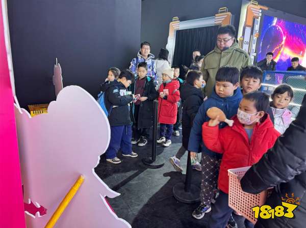 未来星域·迷你世界光影嘉年华炫丽开展！开启宇宙大冒险！