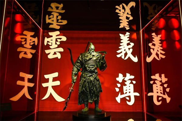 英雄贺新春·祥瑞现武侯!《英雄杀》亮相2024武侯祠成都大庙会